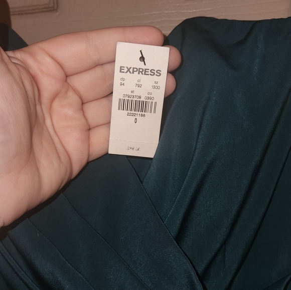 EXPRESS Jumpsuit/Pantsuit Green Size 0 - Picture 4 of 10